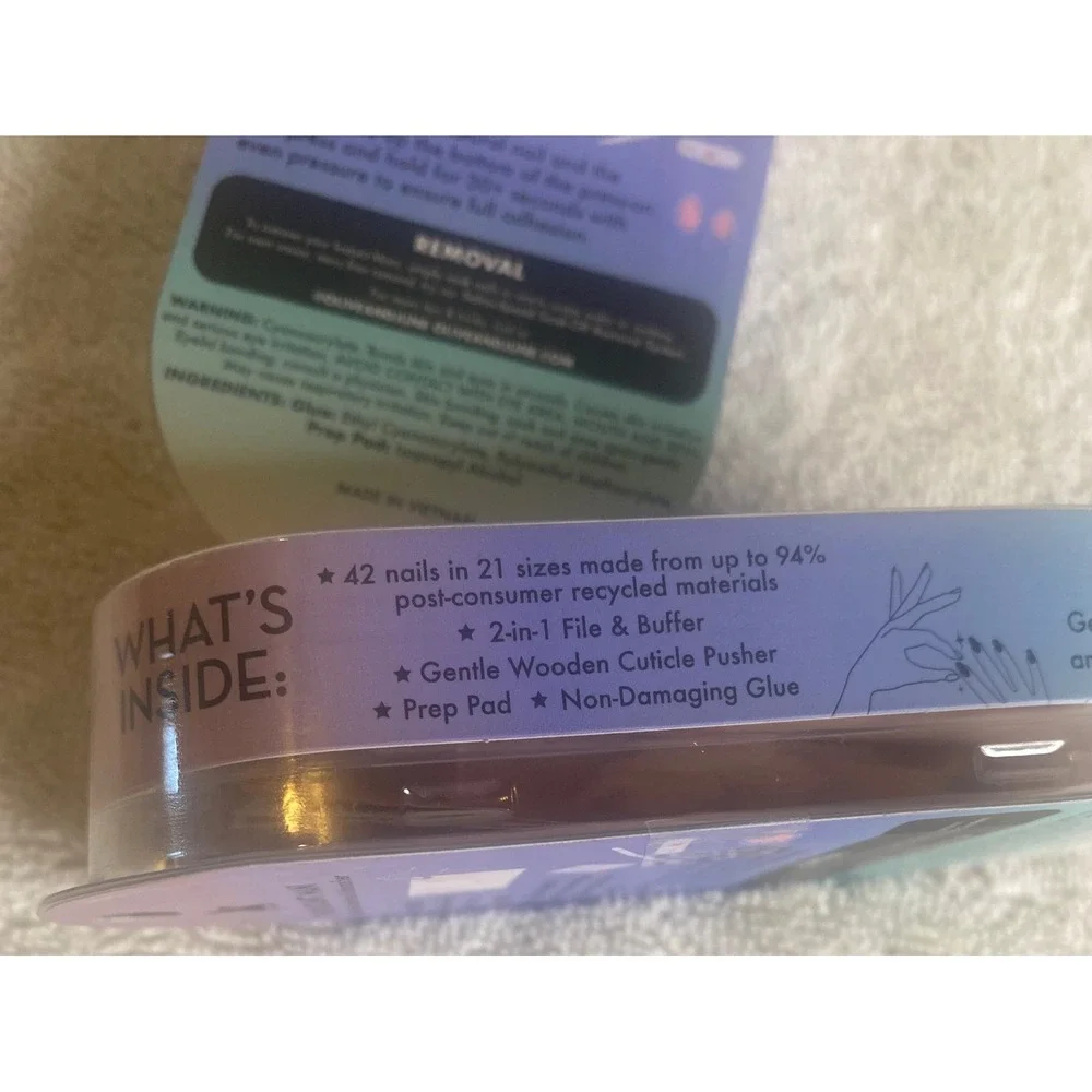 Olive & June Maximalist Press-On Nails Dream Vacation Round Short Set of 2 99200